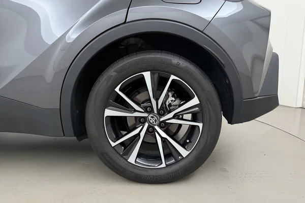 Toyota C-HR Hybrid (HEV) (2024) — foto 14 van 17