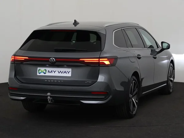 VOLKSWAGEN Passat SW (2025) — foto 10 van 19
