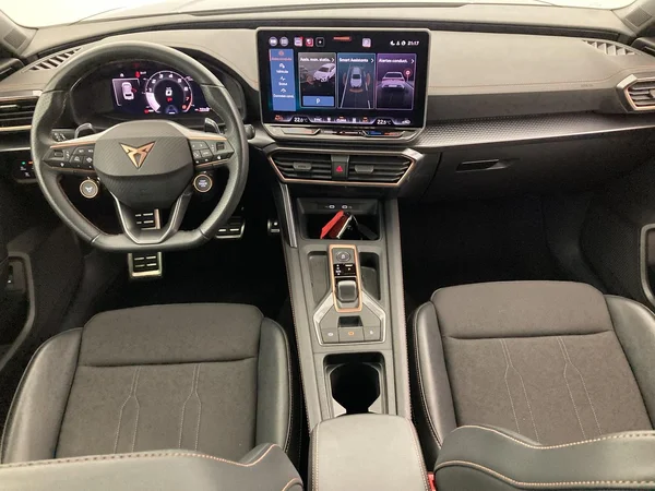CUPRA Leon ST (2025) — foto 10 van 36