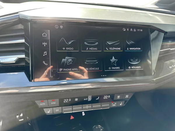 AUDI Q4 e-tron (2023) — foto 16 van 19