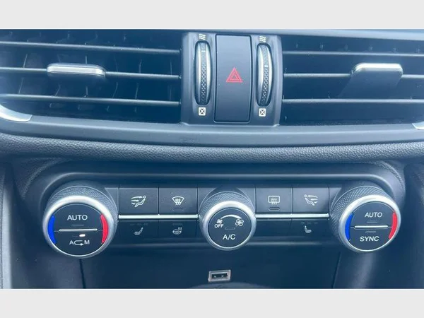 Alfa Romeo Giulia (2020) — foto 15 van 26