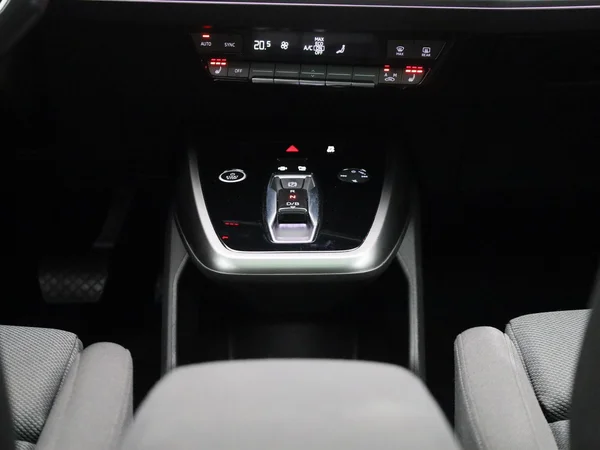 Audi Q4 e-tron (2021) — foto 4 van 48