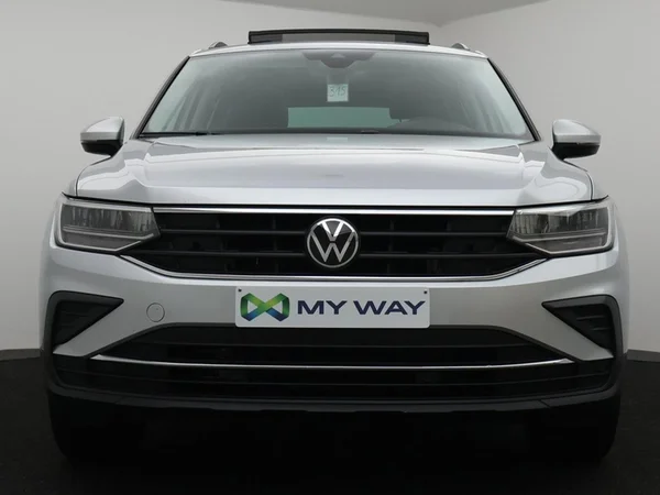 VOLKSWAGEN Tiguan eHybrid (PHEV) (2023) — foto 12 van 33
