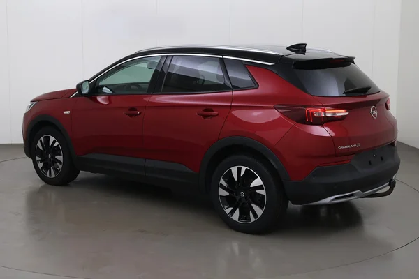 Opel Grandland X (2019) — foto 18 van 24