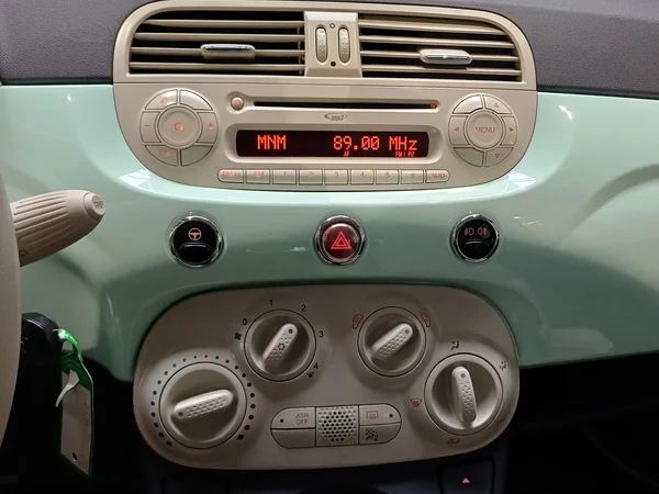 Fiat 500 (2015) — foto 11 van 22