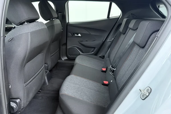 Peugeot 2008 (2025) — foto 15 van 16