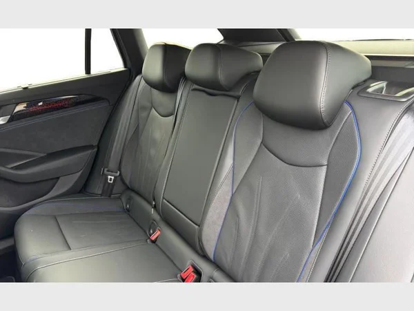 Volkswagen Passat Variant eHybrid (2026) — foto 2 van 29