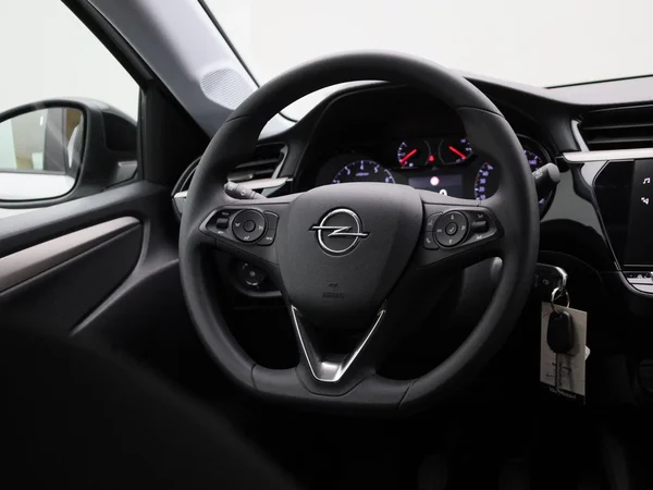 Opel Corsa (2023) — foto 2 van 36