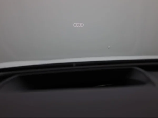 AUDI Q4 e-tron (2025) — foto 25 van 27