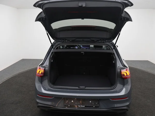 VOLKSWAGEN Golf VIII (2026) — foto 6 van 23