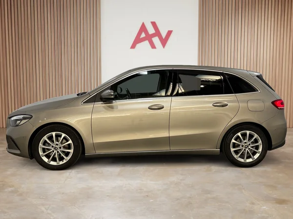 Mercedes-Benz B-180 (2019) — foto 2 van 30