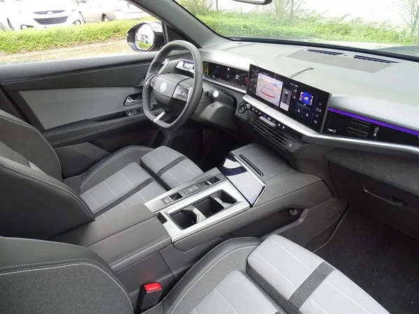 Opel Grandland (2025) — foto 2 van 32