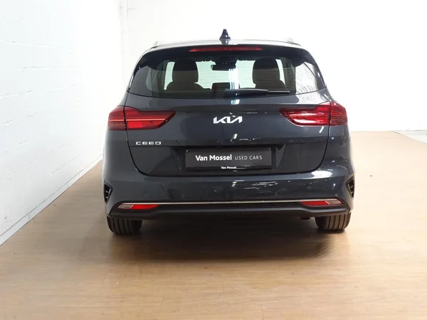 Kia cee'd (2024) — foto 23 van 27