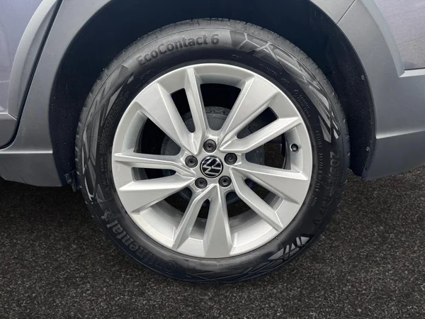 VOLKSWAGEN Taigo (2024) — foto 9 van 15