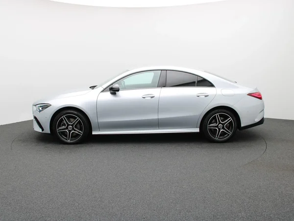 Mercedes-Benz CLA (2024) — foto 27 van 32