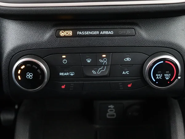 FORD Kuga (2024) — foto 17 van 28