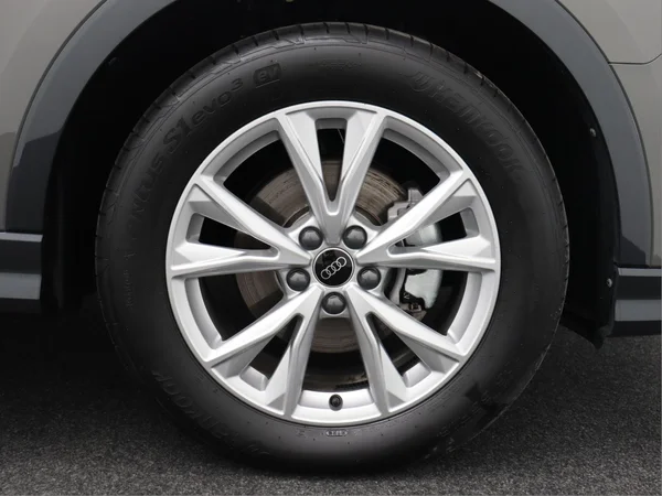 AUDI Q3 Sportback (2025) — foto 11 van 16