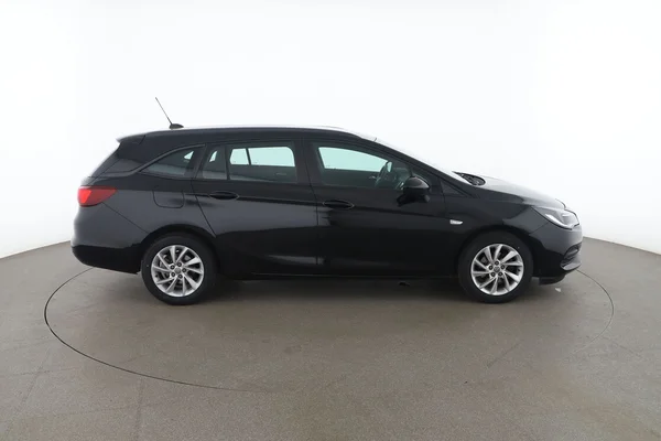 Opel Astra (2020) — foto 13 van 16