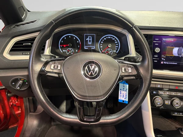 VOLKSWAGEN T-Roc Cabriolet (2022) — foto 9 van 24