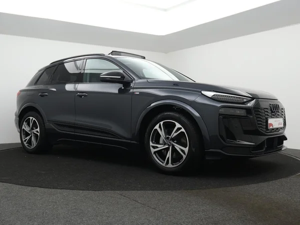 AUDI Q6 e-tron (2026) — foto 30 van 33