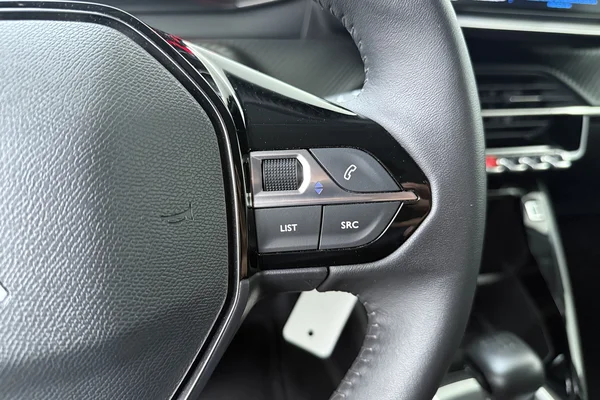 Peugeot 208 (2023) — foto 7 van 18