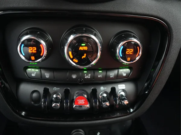 MINI Mini Clubman (F54 LCI) (2023) — foto 8 van 22
