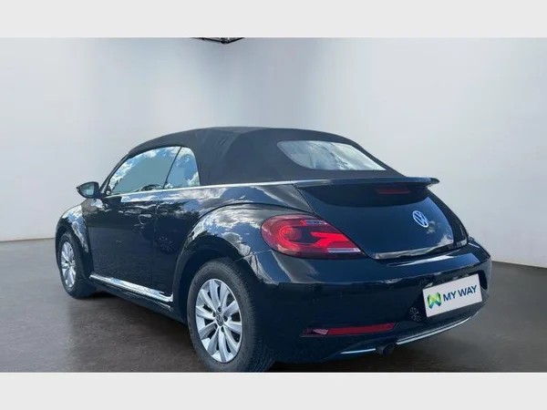 Volkswagen Beetle Cabriolet (2017) — foto 12 van 29