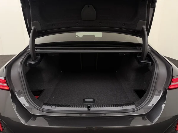 BMW i5 (2024) — foto 8 van 35