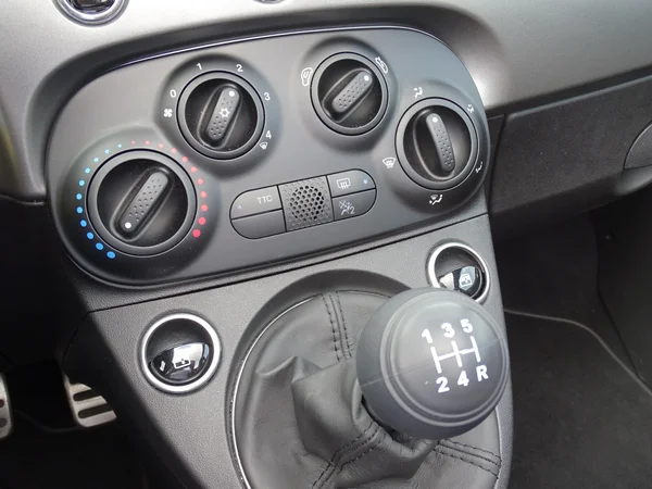 Fiat 500C (2024) — foto 11 van 24