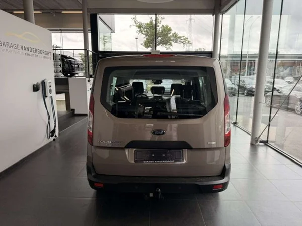 Ford Tourneo Connect (2019) — foto 20 van 24