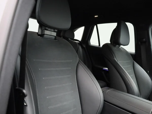 Mercedes-Benz GLC (2025) — foto 36 van 51