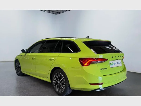 Skoda Octavia Combi (2023) — foto 25 van 28