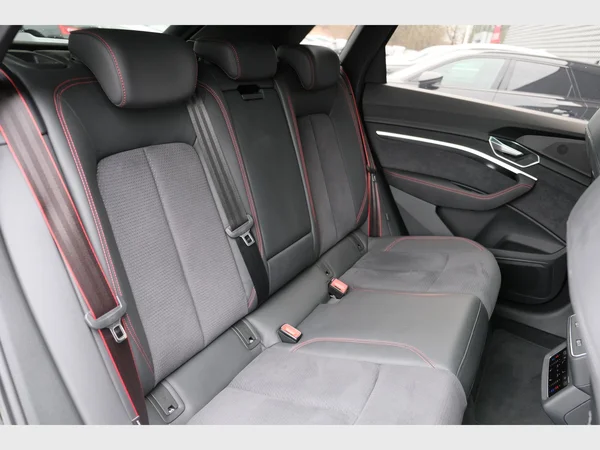 AUDI Q8 e-tron (2023) — foto 10 van 35