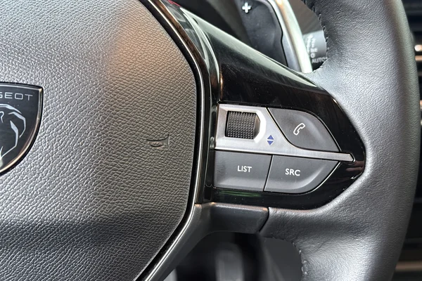 Peugeot 2008 (2025) — foto 6 van 16