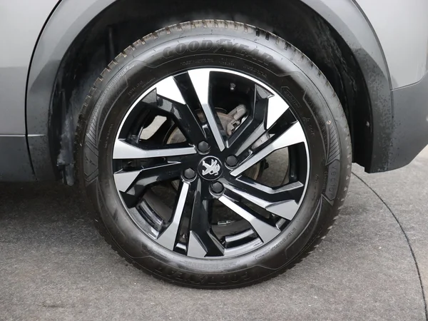 PEUGEOT 2008 (2022) — foto 7 van 27