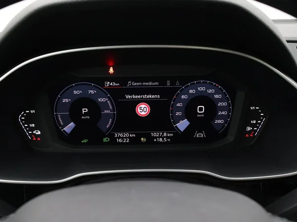 Audi Q3 (2022) — foto 2 van 27