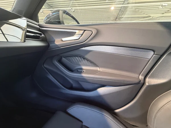 AUDI A5 Avant (2024) — foto 2 van 14