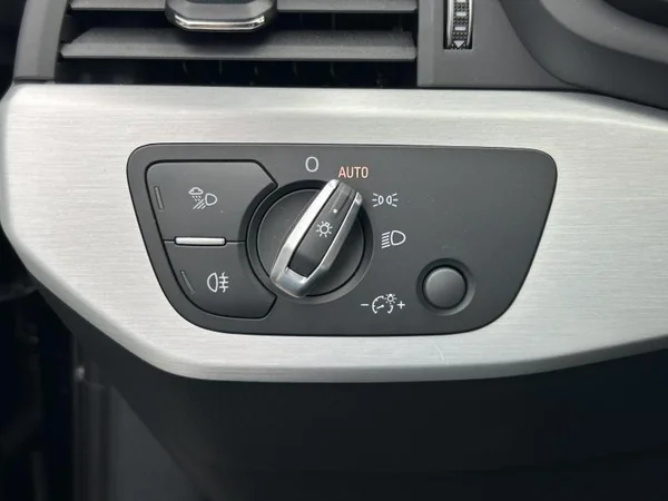 AUDI A4 Avant Dsl (2023) — foto 31 van 38