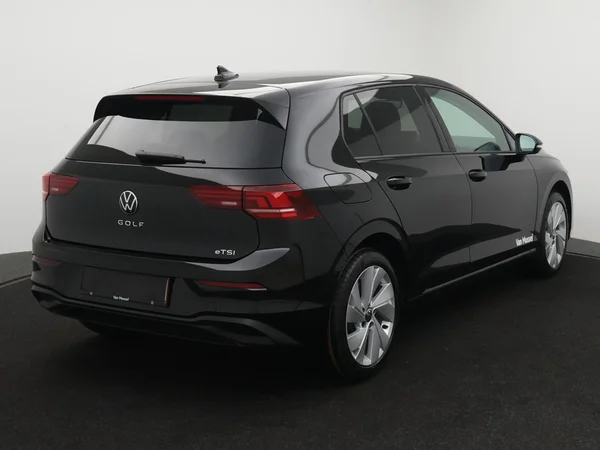 VOLKSWAGEN Golf VIII (2026) — foto 12 van 25