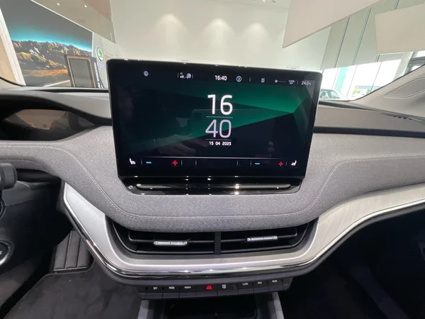 SKODA Enyaq (2025) — foto 5 van 25