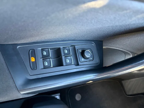 VOLKSWAGEN T-Roc (2021) — foto 6 van 20