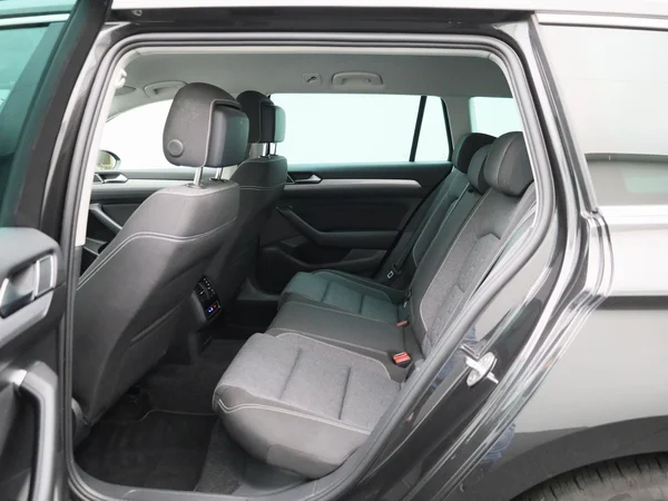 Volkswagen Passat (2024) — foto 4 van 44