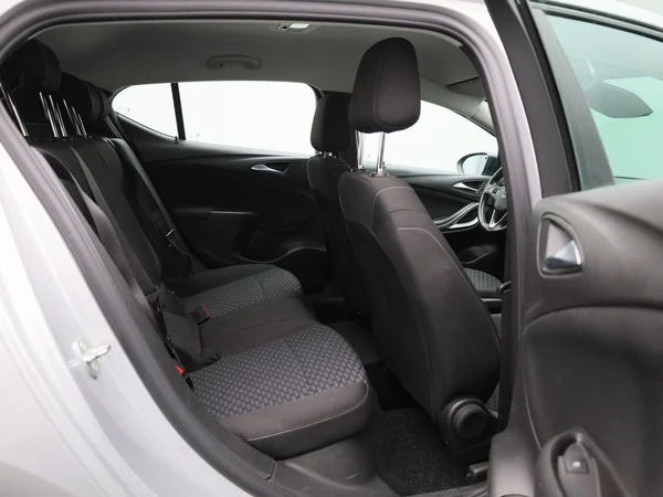 Opel Astra (2021) — foto 24 van 36