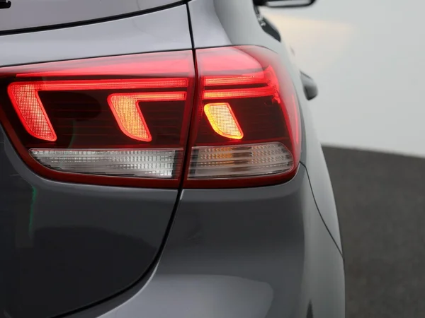 Kia Rio (2023) — foto 26 van 37