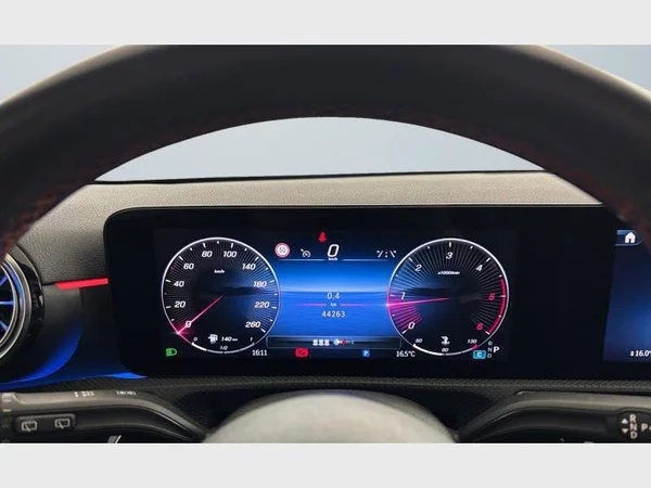 Mercedes-Benz A 220 (2024) — foto 3 van 30