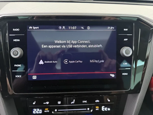 VOLKSWAGEN Passat Variant (2022) — foto 19 van 26
