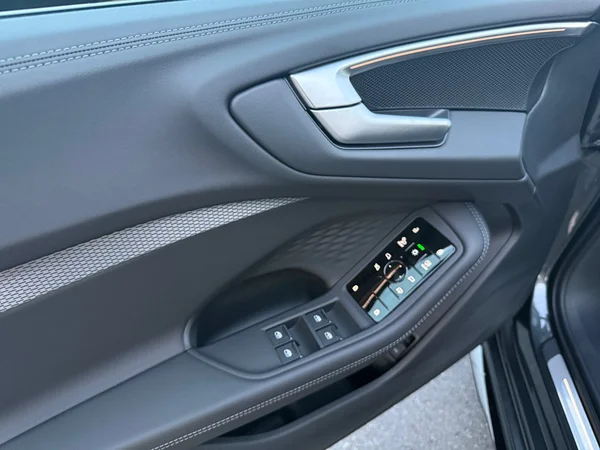 AUDI A5 Avant e-hybrid (PHEV) (2025) — foto 6 van 24