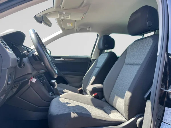 VOLKSWAGEN Tiguan (2023) — foto 4 van 24