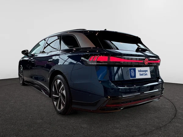 VOLKSWAGEN ID.7 Tourer (2025) — foto 12 van 23