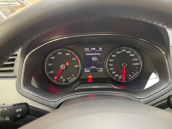 SEAT Arona (2018) — foto 6 van 24